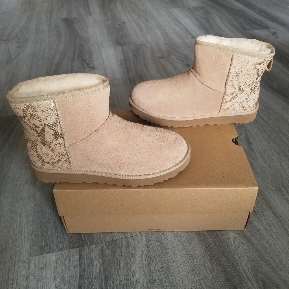 UGG Classic Mini Metallic Snake - Picture 2 of 6